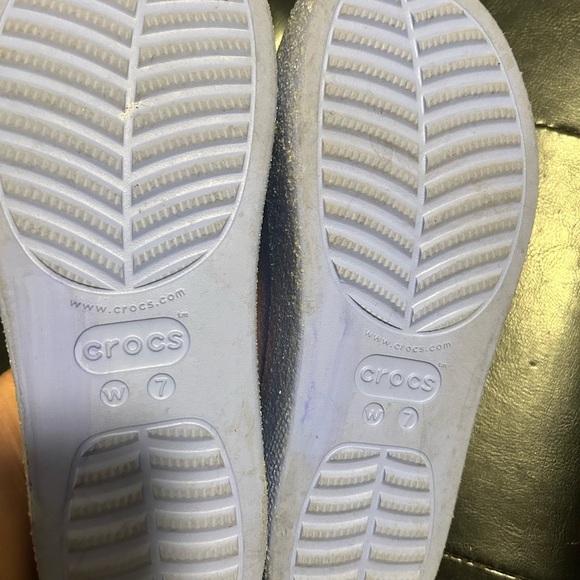 ❌SOLDCROCS Purple Sandals Ventilated Slip-On Design - Picture 3 of 4